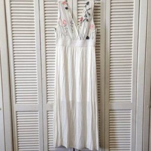 Lapis White and Pink Floral Maxi Dress